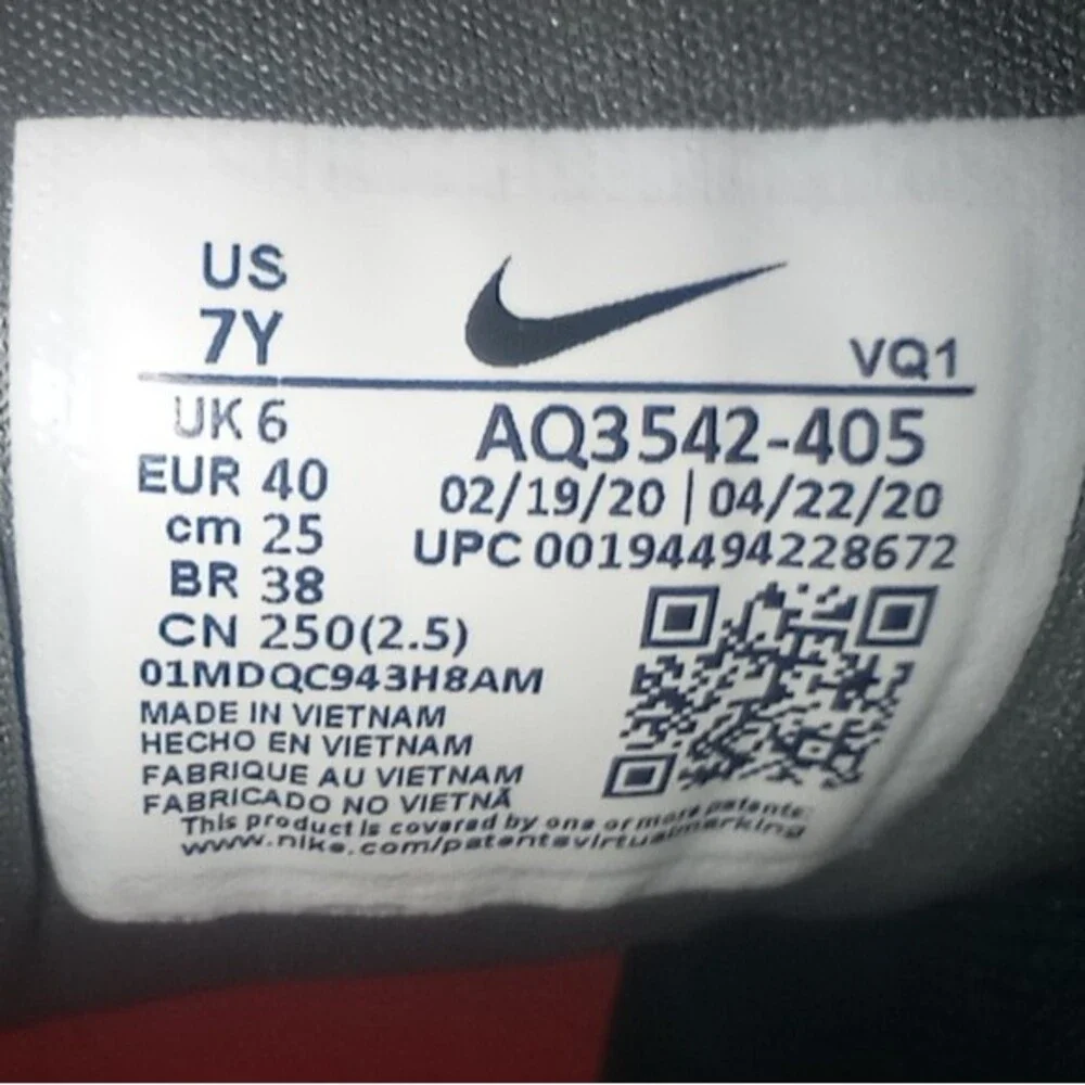 Nike Star Runner 2.0 Sneakers Size 7Y EUC